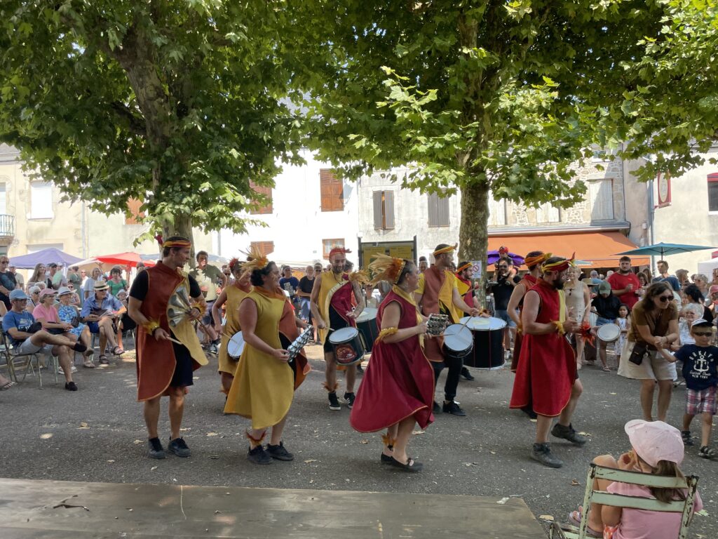 Foire aux paniers, Le Mayet-de-Montagne (03)